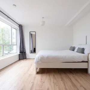 modern-luxury-apartment-by-mile-end.brighton-hotels-england.com/