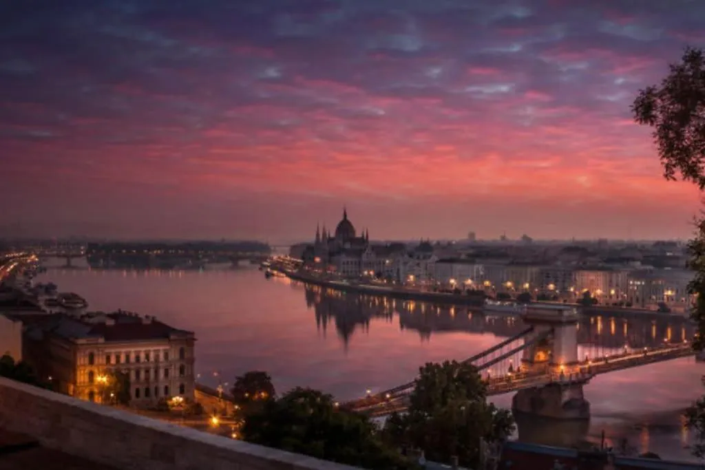 Apartment Parisian Soul In The Heart Of Budapest Hungary