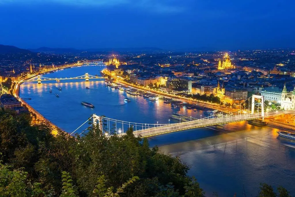 Apartment Parisian Soul In The Heart Of Budapest